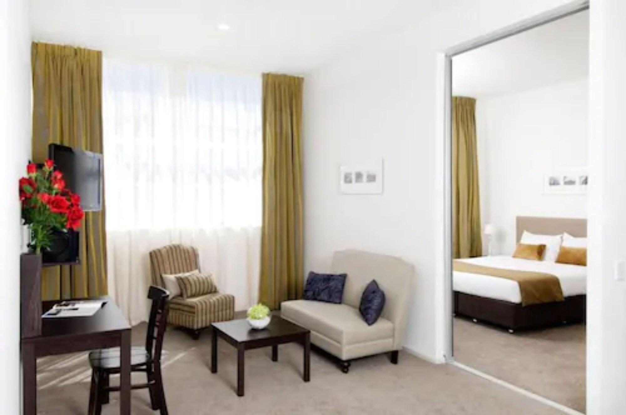 Quest On London Aparthotel Hamilton Exterior photo