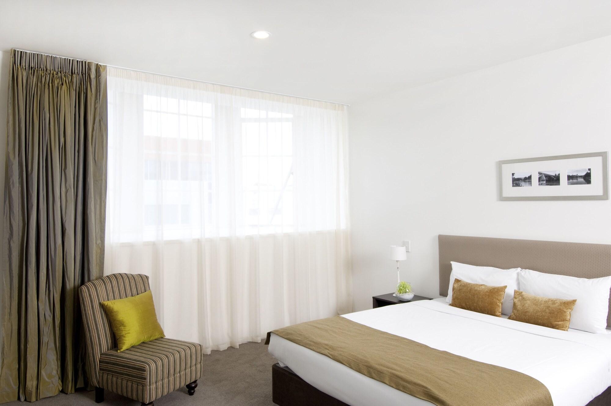 Quest On London Aparthotel Hamilton Exterior photo